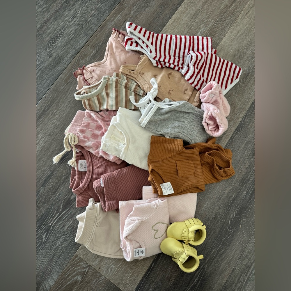 Baby girl 3-6 month old clothes bundle